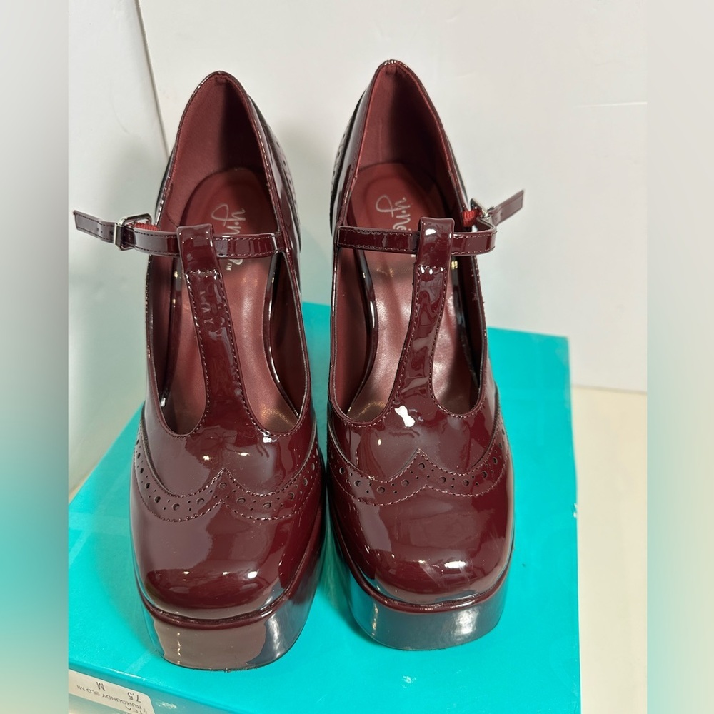 Women's Burgundy Platform Shoes ✨ - Picture 4 of 10